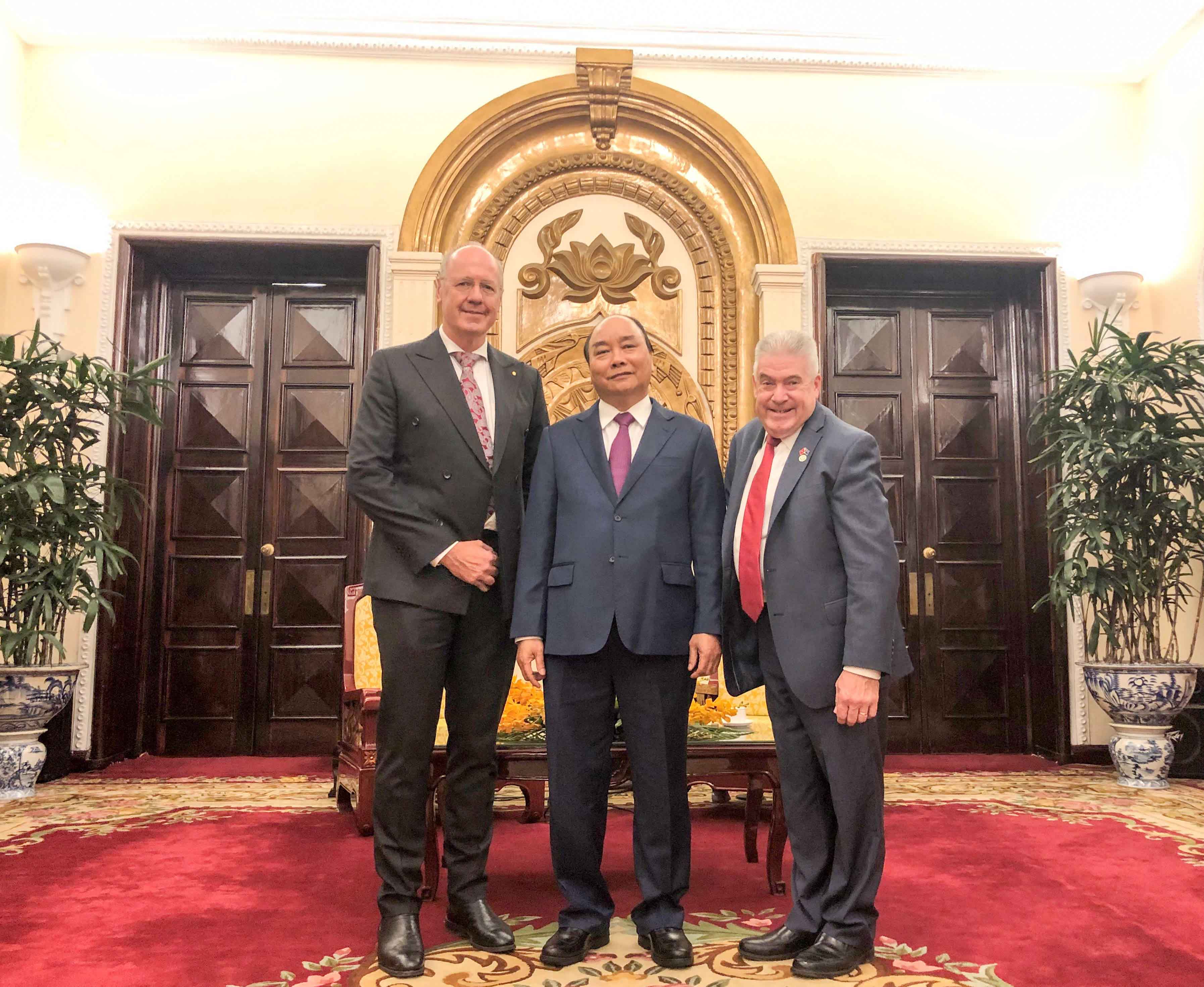 L-R Martin Bean, Scott Morrison and the Australian Grand Prix Corporation's Ashley Davies.