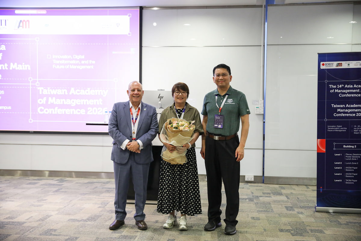 professor-robert-mcclelland-professor-xiao-ping-chen-professor-mike-peng-asia-academy-of-management.jpg