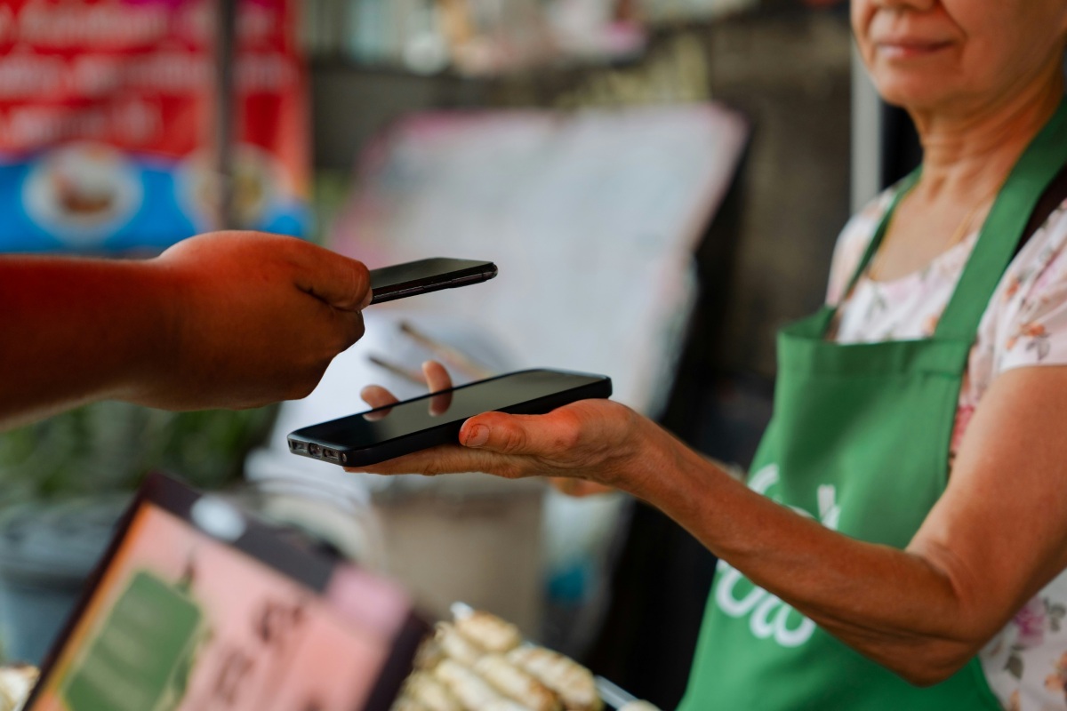 Thanh toán bằng QR ngoài quán