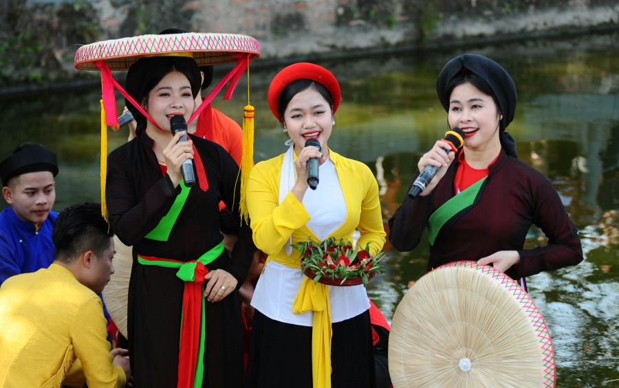 Quan Ho folk singers