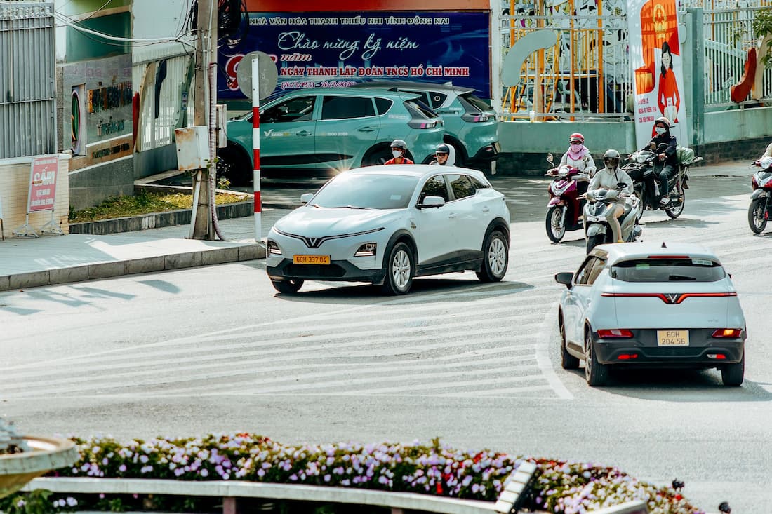 Nghiên cứu khám phá yếu tố thúc đẩy người Việt chuyển sang dùng xe điện, đem đến nhiều hiểu biết mới cho quá trình chuyển đổi phát thải ròng bằng 0 của Việt Nam. (Hình: Pexels) 