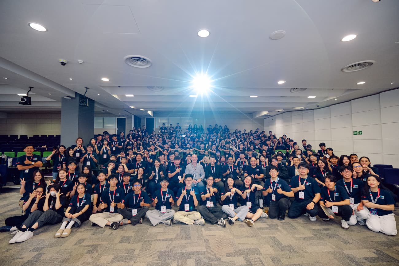 Năm nay, ADC quy tụ 195 sinh viên đến từ 28 trường đại học trên cả nước trong hackathon kéo dài ba ngày. 