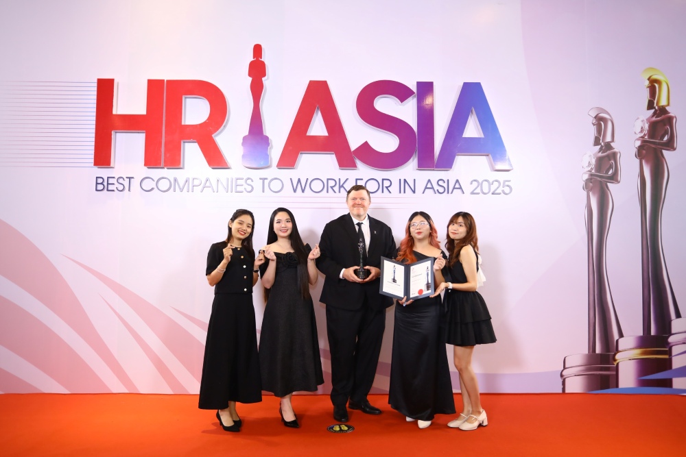 RMIT Vietnam staff at HR Asia's Best Companies to Work for in Asia’ awards ceremony.