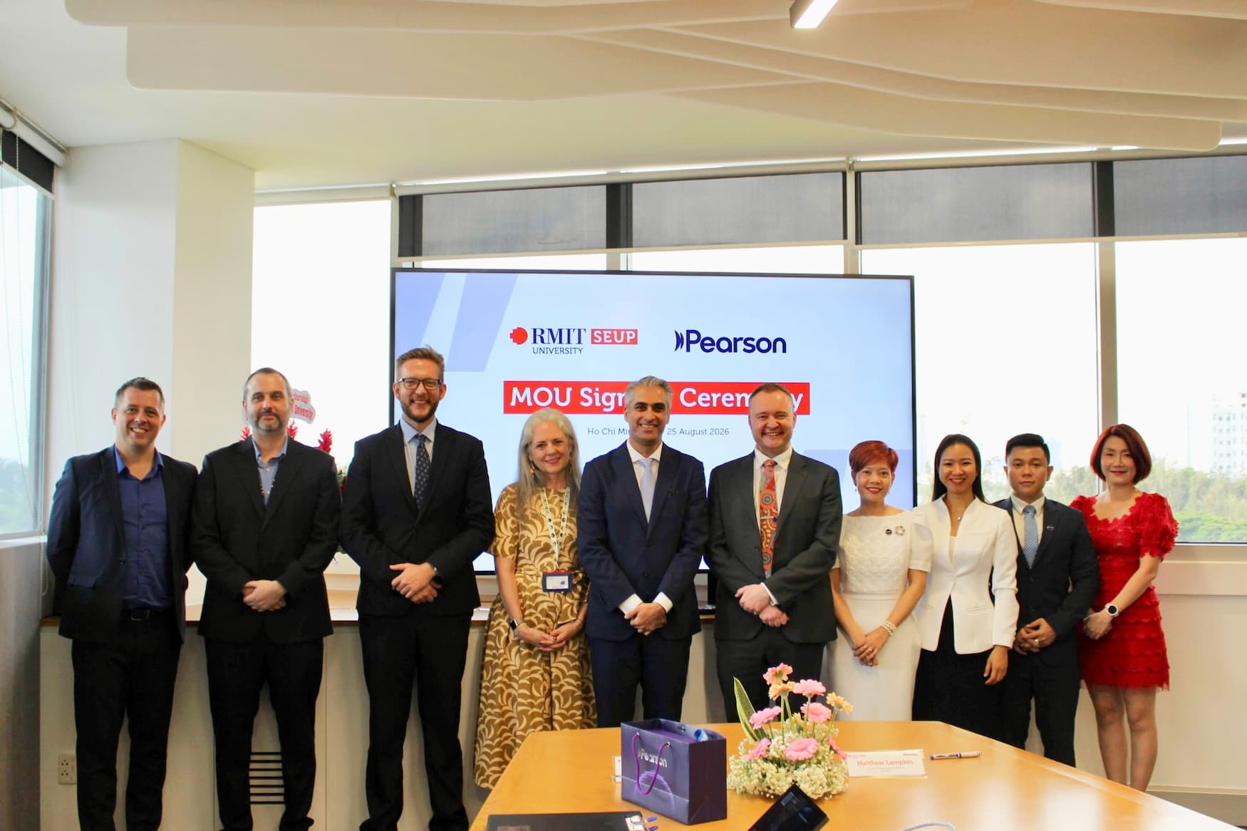 RMIT Vietnam and Pearson representatives at the MoU signing ceremony (Image: RMIT) 