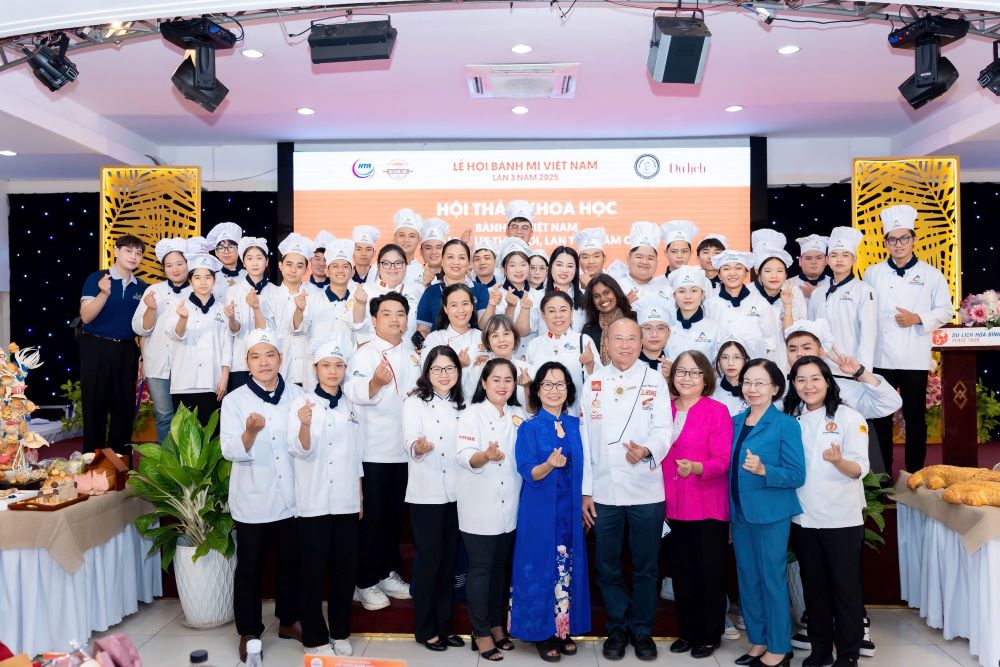 Người tham dự hội thảo khoa học