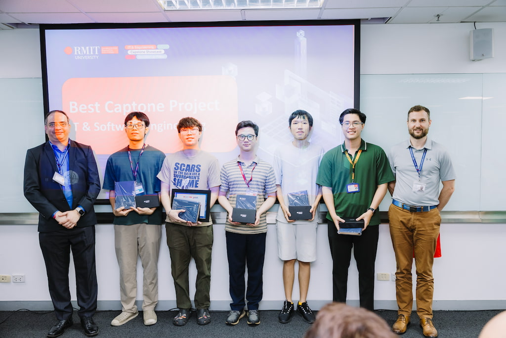 The AlgoRhythm team received their award 