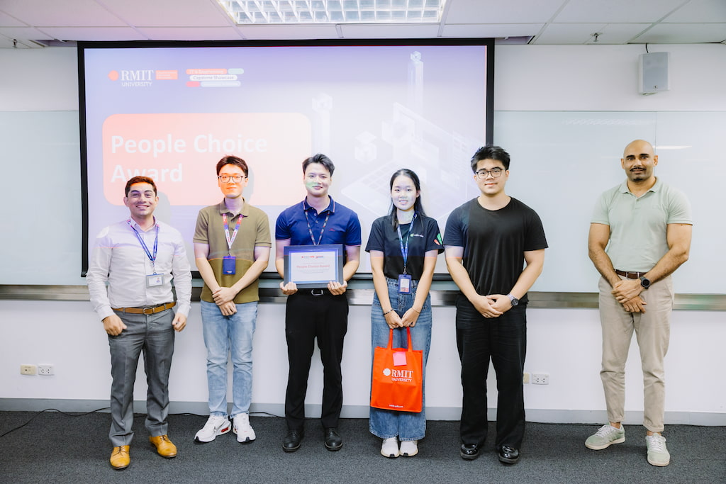 The ISAL team won both the Runner-up Award and the People’s Choice Award for their project focusing on developing a browser extension for Cốc Cốc, Vietnam’s leading local web browser.   