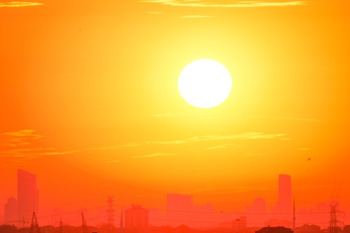 Hot sun in a city