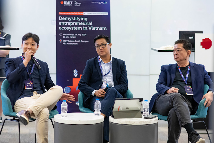 Experts from VOS Advisory, KPMG Vietnam and JN Capital & Growth Advisory joined the recent event.