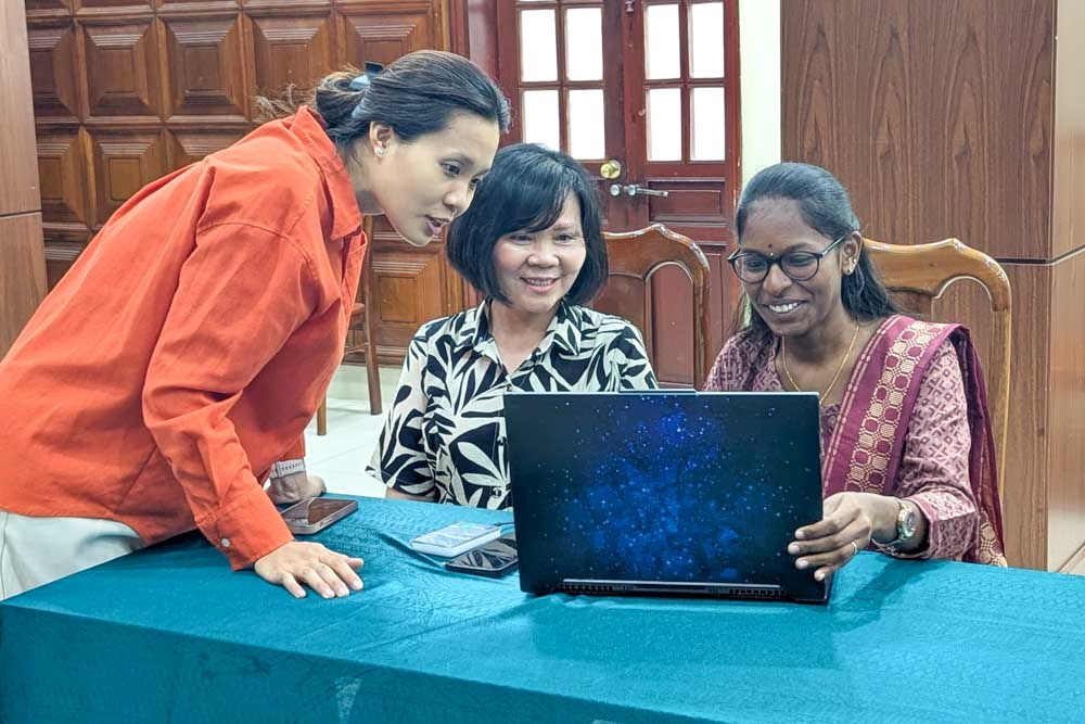 CIT student Dhivyaabharathi S with museum staff