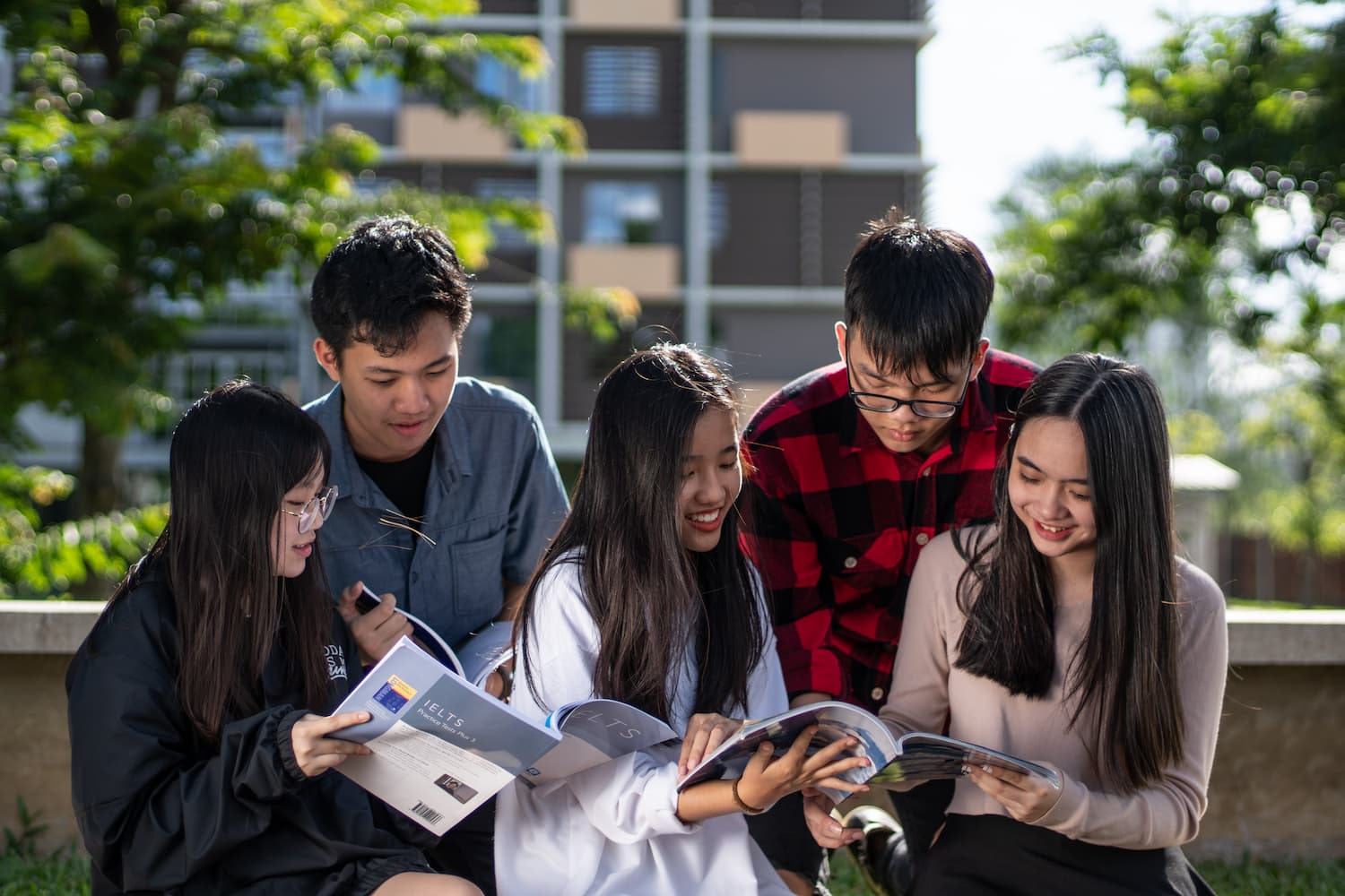 The key to achieving fluency in a second language lies in discovering interests and passions that can be enjoyed in English. 