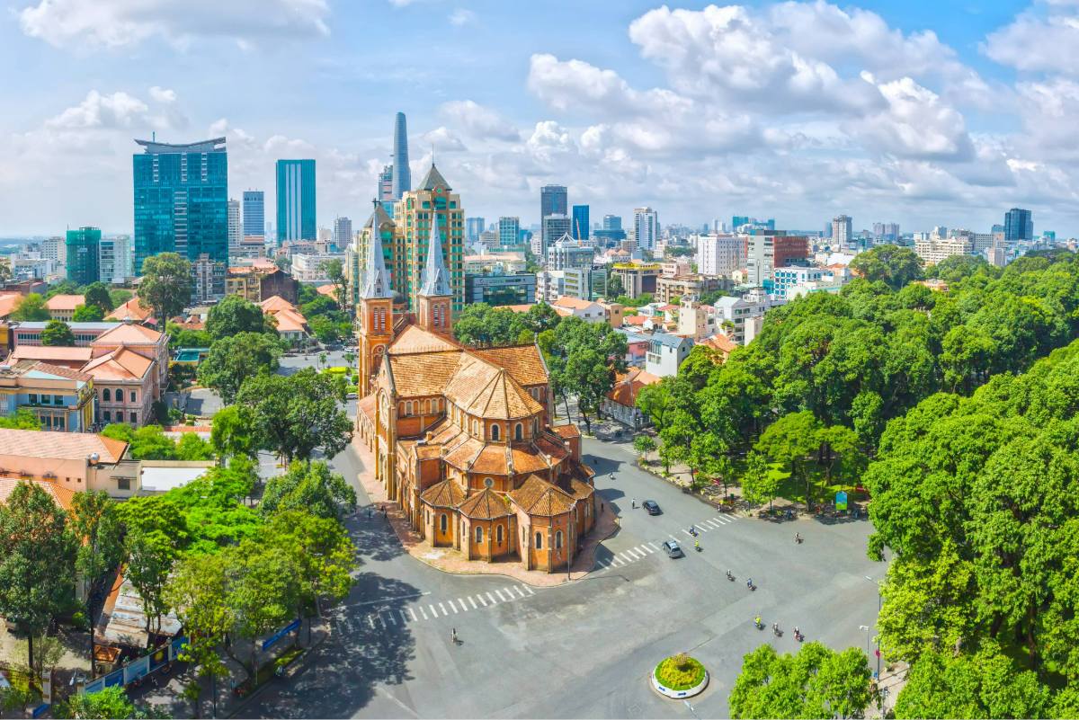 ho-chi-minh-city-vietnam-1200x800.jpg