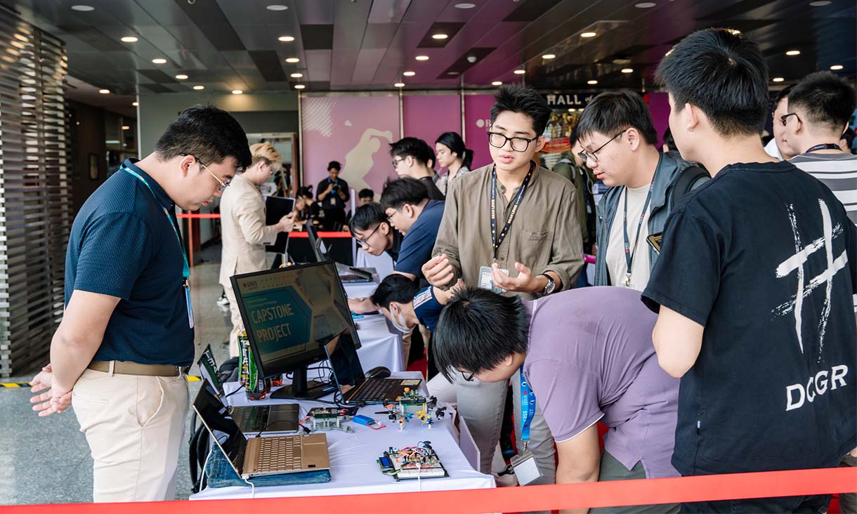 Students are looking on the screen