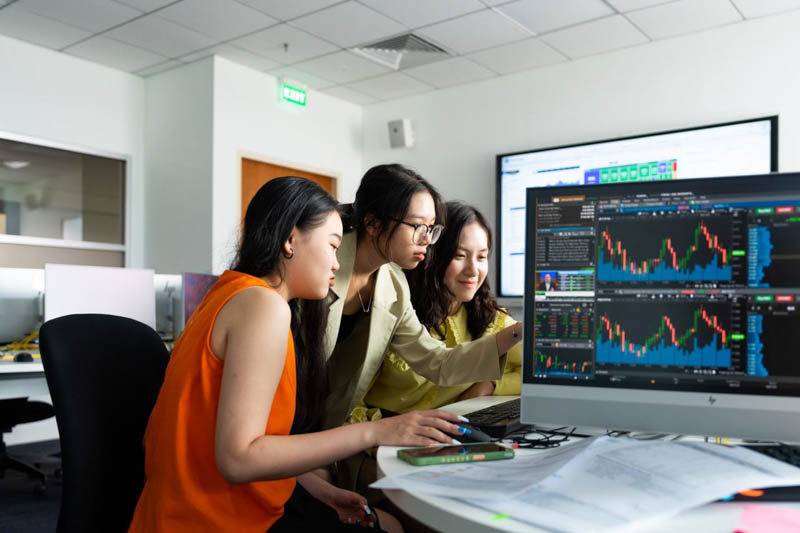 what can you do with a finance major