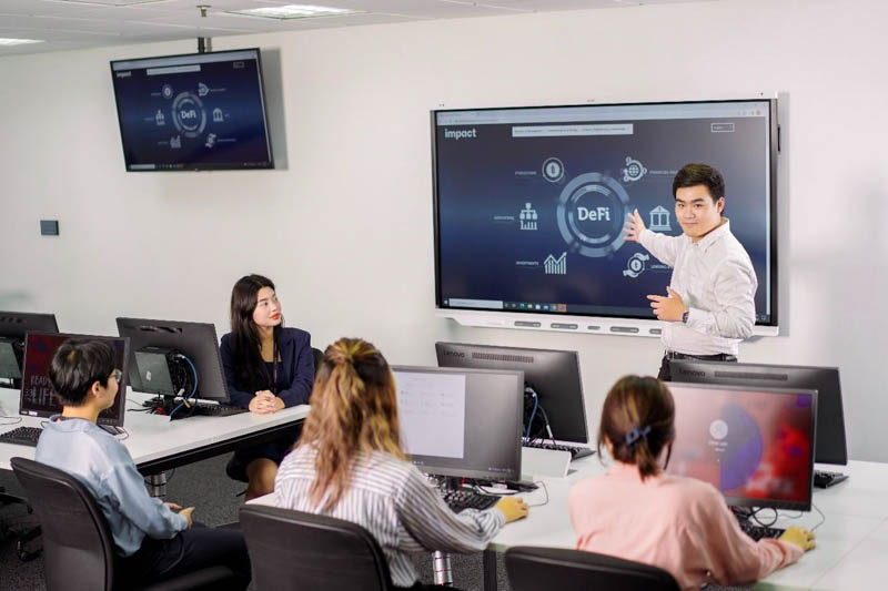 what is finance and banking