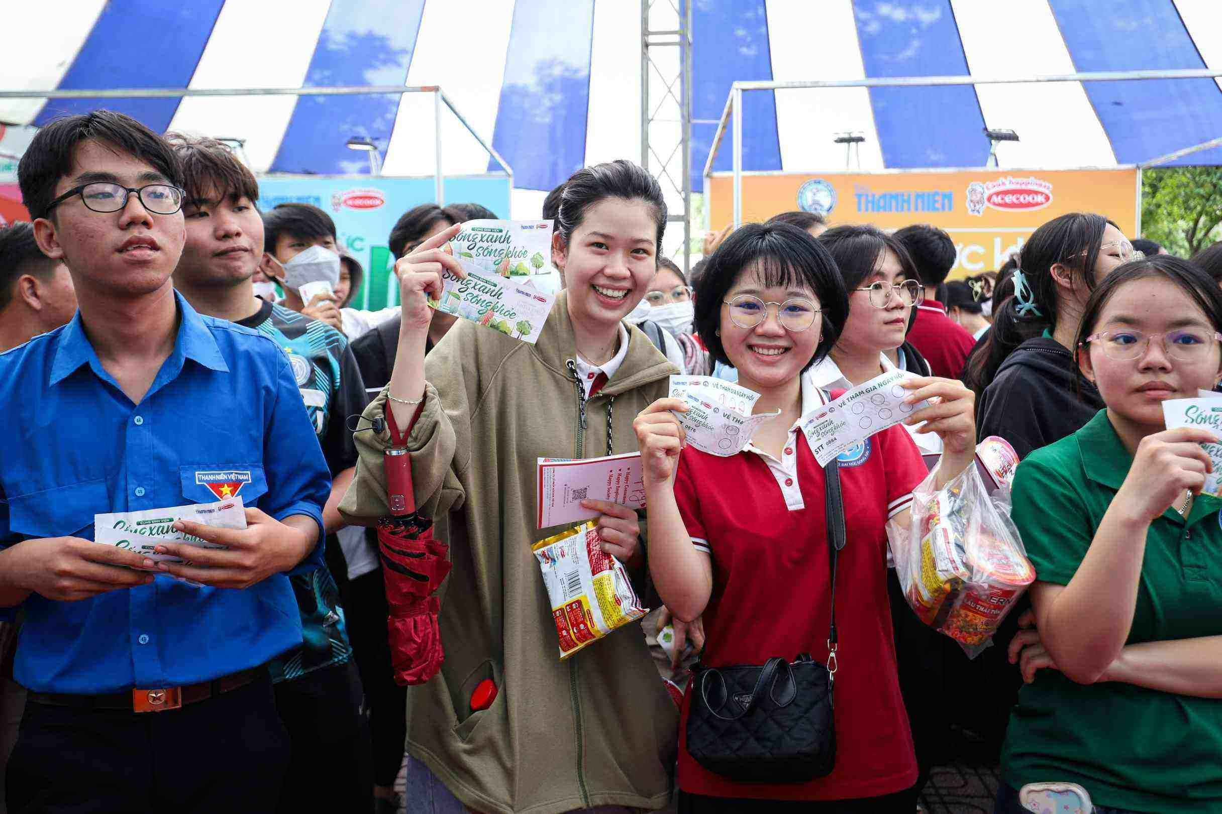Students at the Live Green, Live Healthy festival