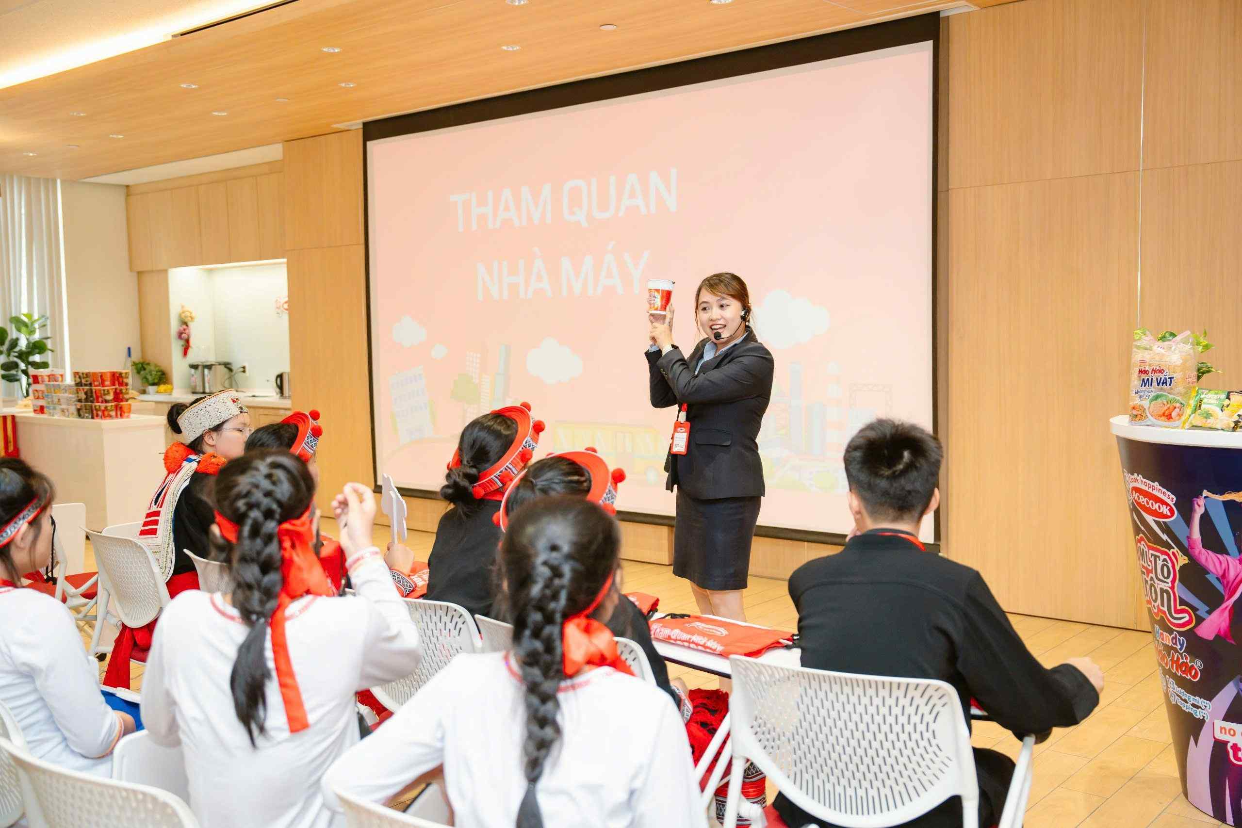 Students are given chance to visit Acecook's factory