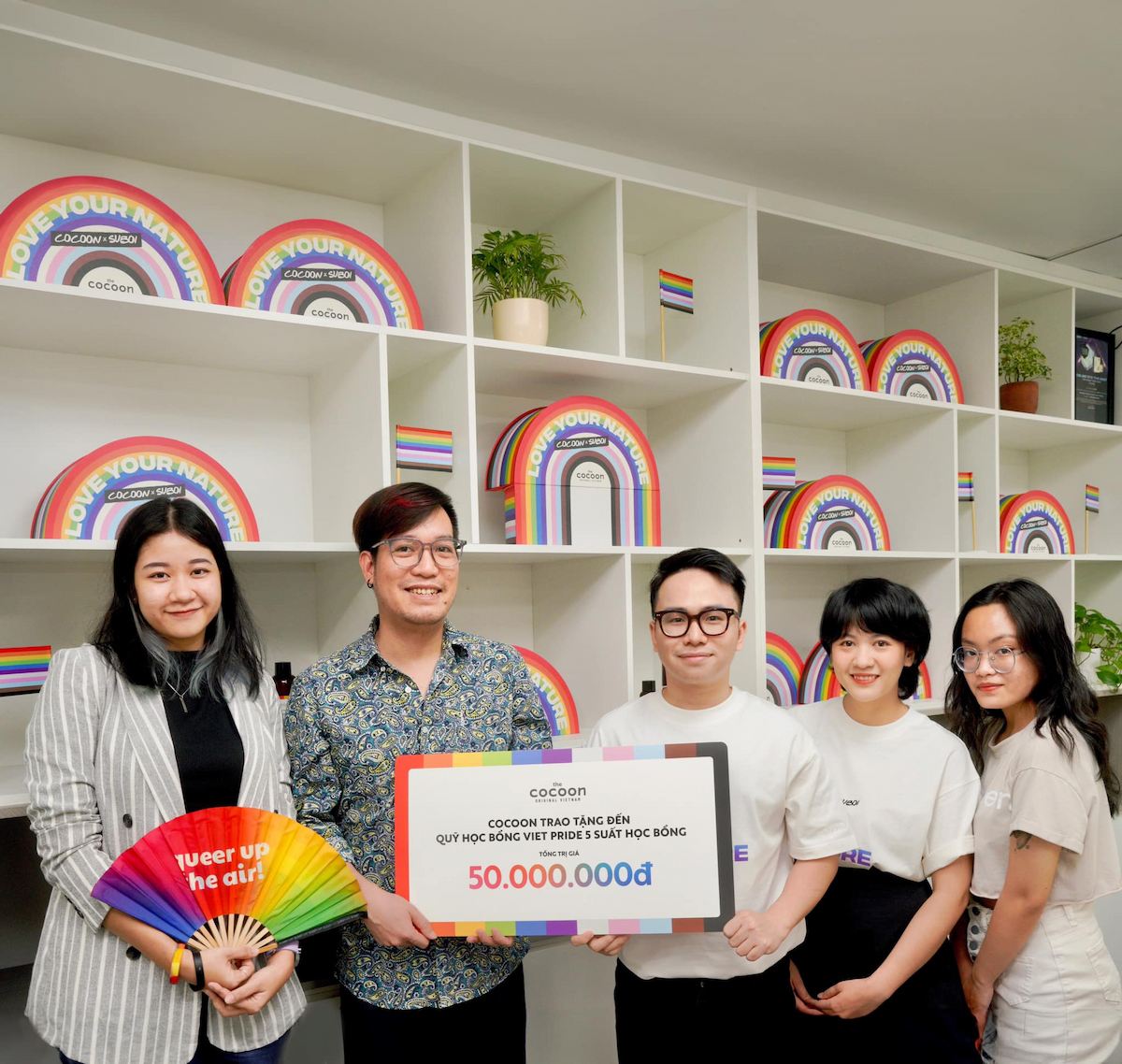 Cocoon awards a scholarship to the Viet Pride fund