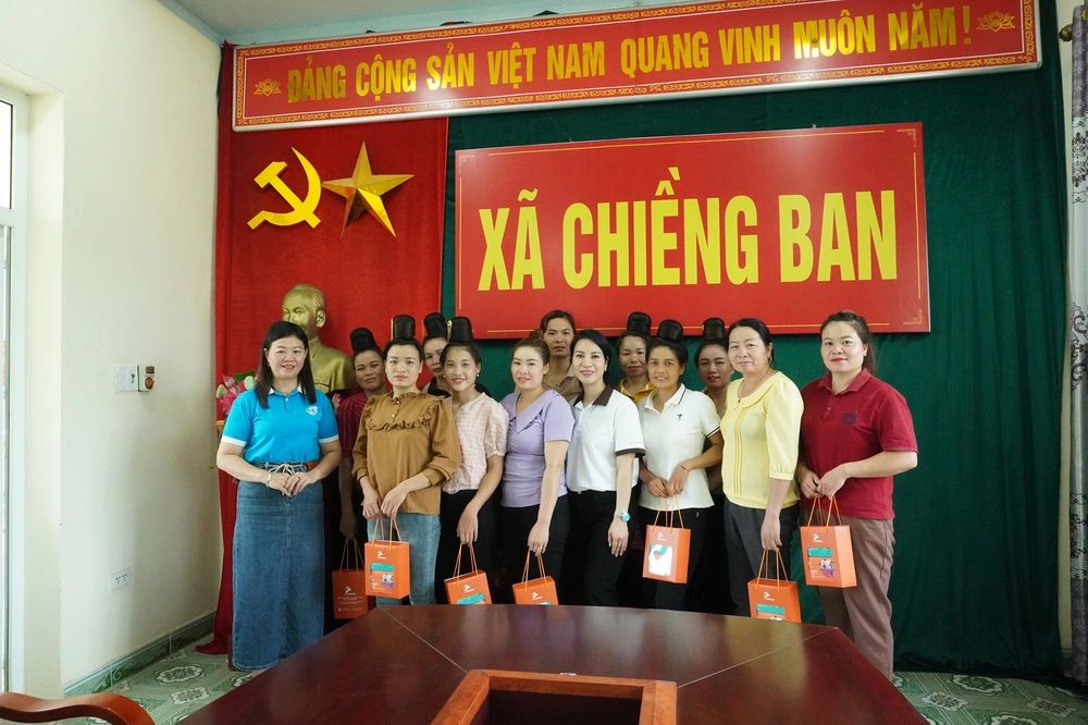 Women coffee workers community meeting and support event