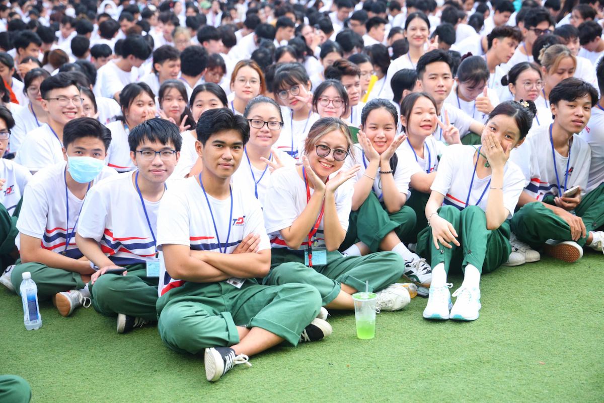 Students in a UpRace event