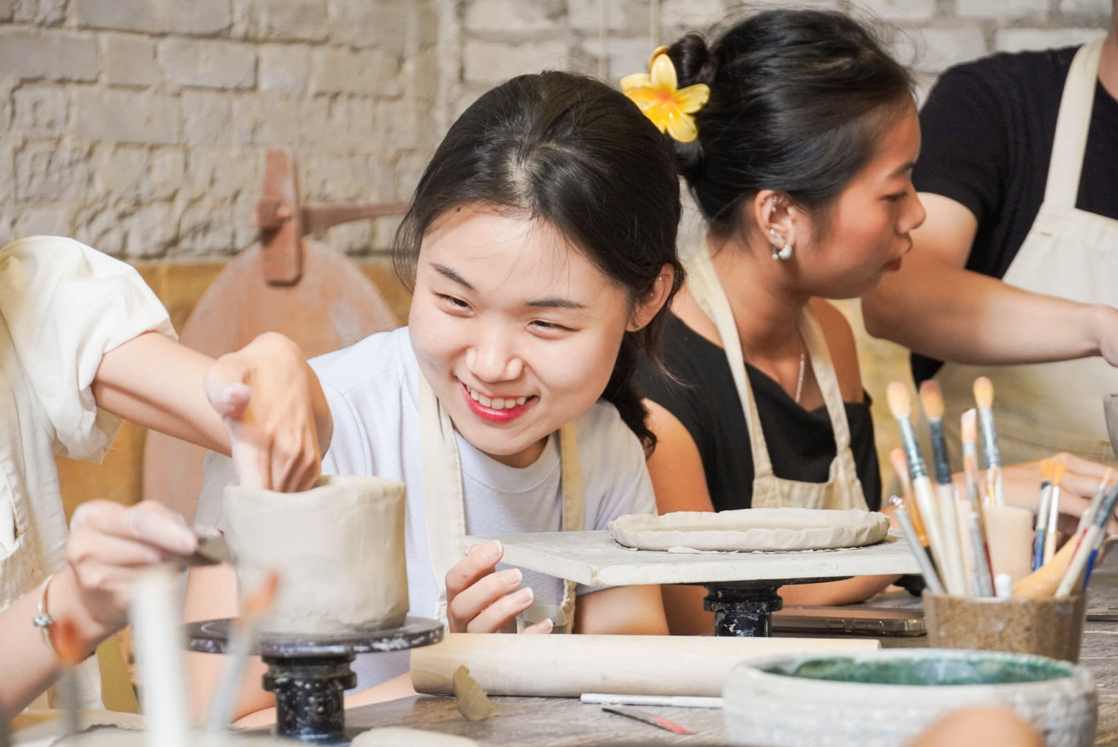 ceramic-workshop-hands-on-pottery-activity.jpg