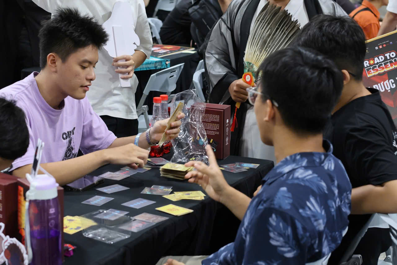 Team Thầy Cúng, creators of Âm Binh, made the top 20 and showcased their game for others. 