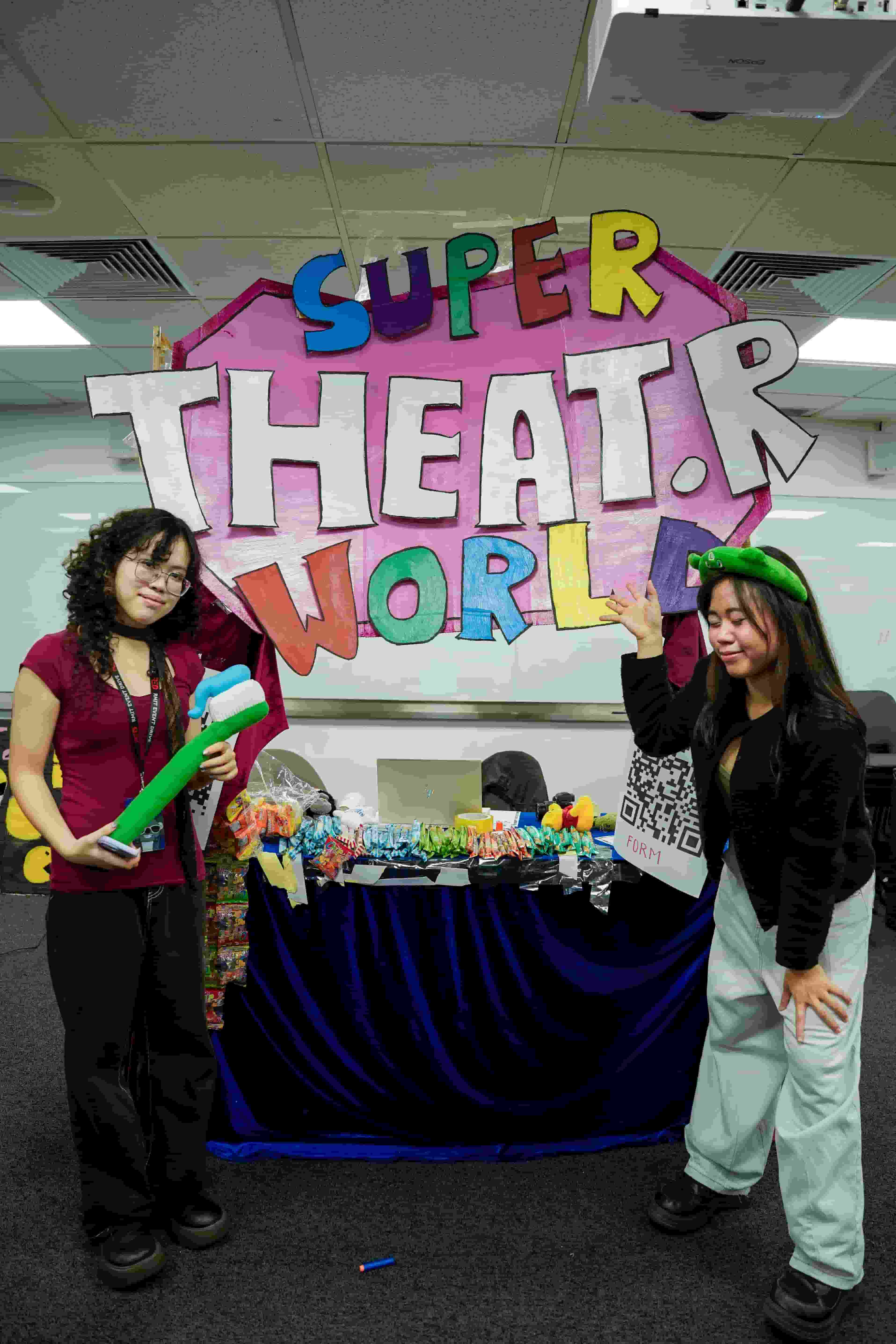 4-club-day-s3-25-theatr