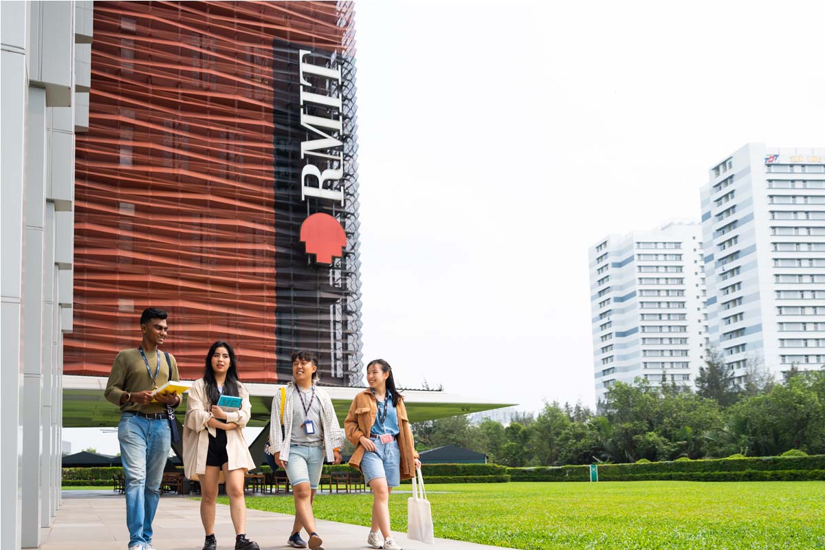students-walking-chatting-rmit-campus-thumbnail.jpg