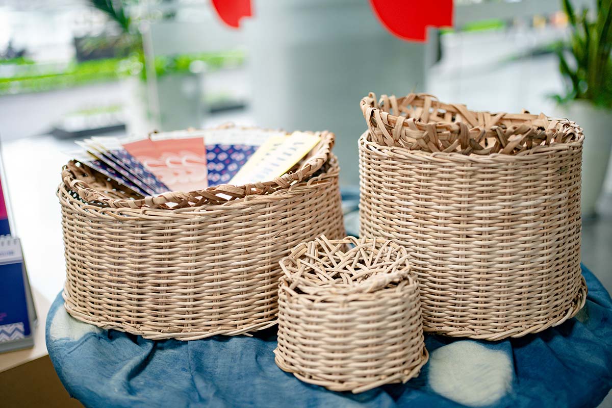 sustainable-basket-with-paper-cards.jpg