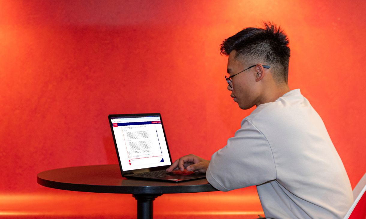 val-student-laptop-1220x732.jpg