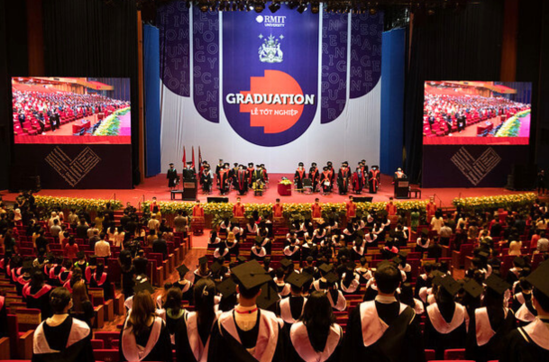 Graduation Ceremony In Hanoi RMIT University