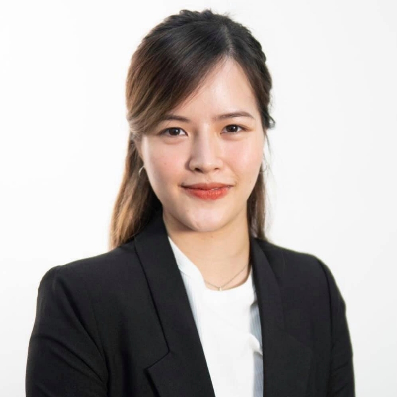 huyen-pham-library.jpg