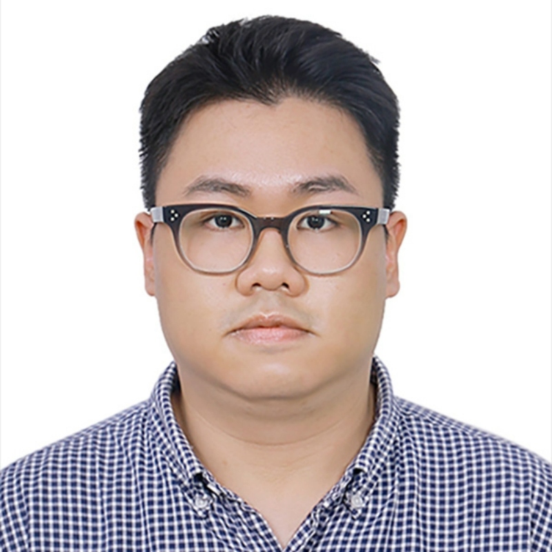 phuc-trinh-librarian.jpg