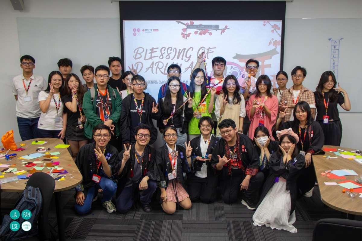 A group of RMIT Vietnam students who joined Daruma event