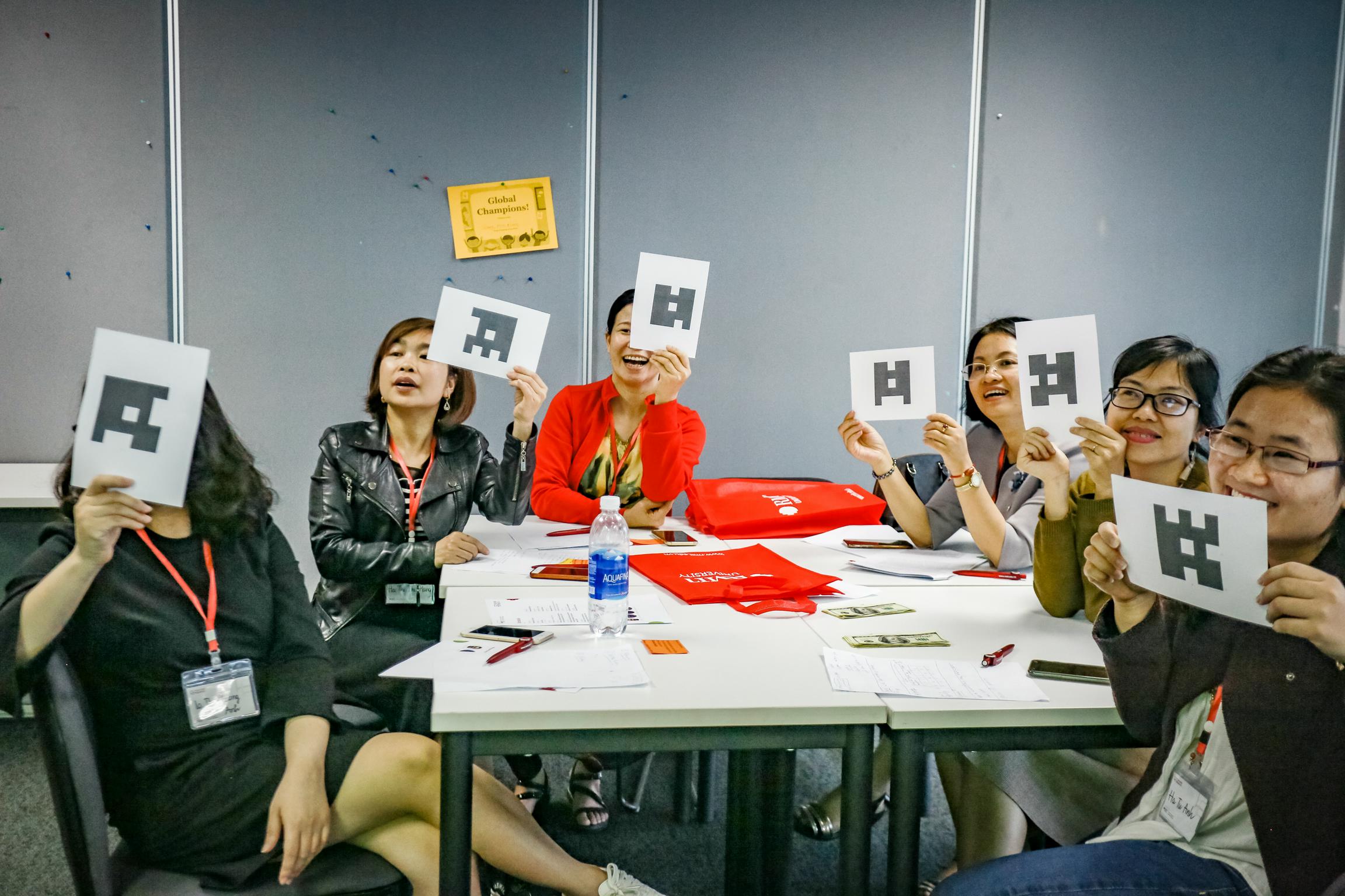 Teachers gained insight in how to use low-tech games in language classes.