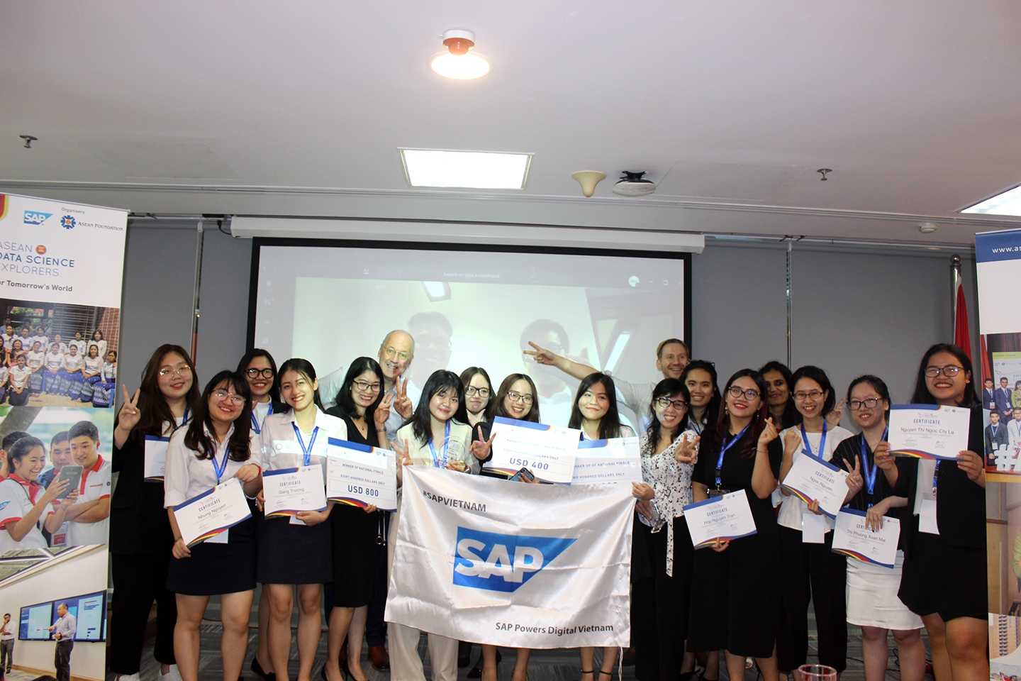 Vòng chung kết cuộc thi Khám phá Khoa học dữ liệu ASEAN 2019 diễn ra tại cơ sở Hà Nội, Đại học RMIT Việt Nam.