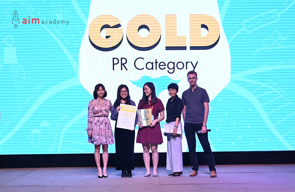 RMIT’s School of Communication & Design students Do Nguyen Chi Mai and Nhu Huong Tra won gold in the Public Relation category, Student League.