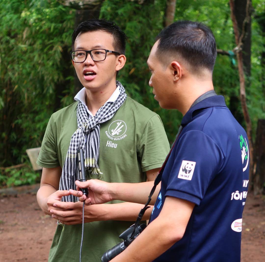 Mai Đức Hiếu, sinh viên tốt nghiệp từ RMIT Việt Nam và đồng sáng lập dự án Bamboo Builders, chia sẻ về dự án của mình với Đài Truyền hình Bình Dương. 