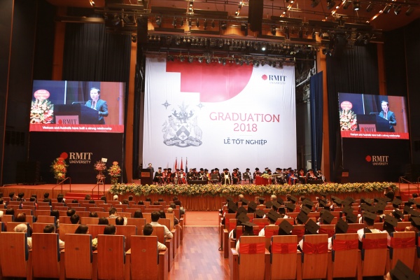 Vice Chairman of National Assembly Committee for Culture, Education, Youth and Children Mr Pham Tat Thang, recognising RMIT’s valuable contribution to Vietnam at the graduation ceremony in Hanoi.\