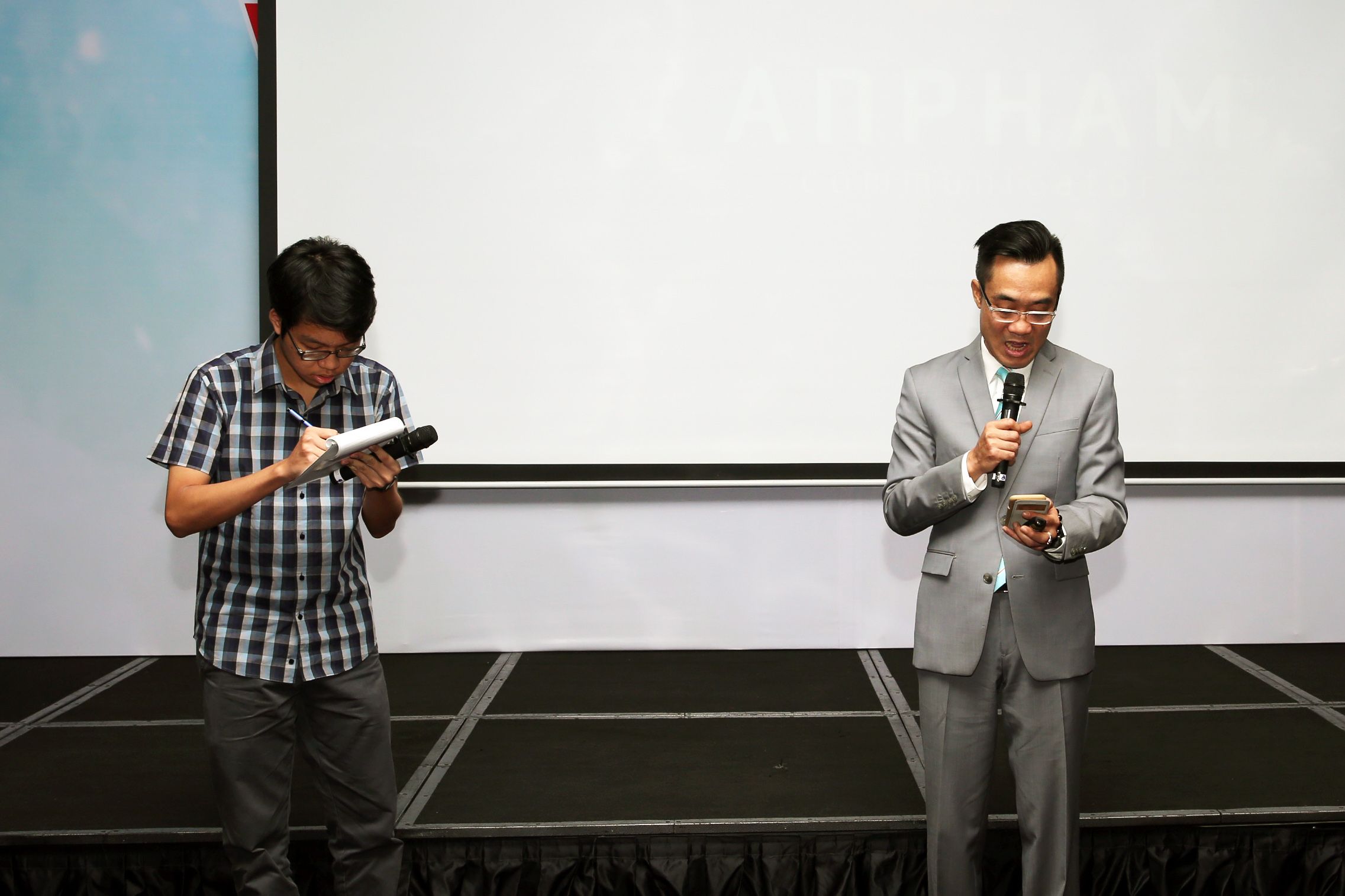 Mr Pham Xuan Hoang An - an experienced interpreter (right) and a student demonstrated how interpretation is done.