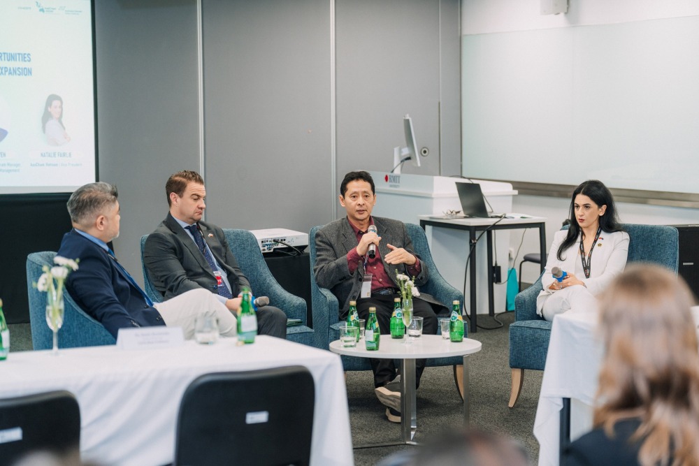 Diễn giả thảo luận