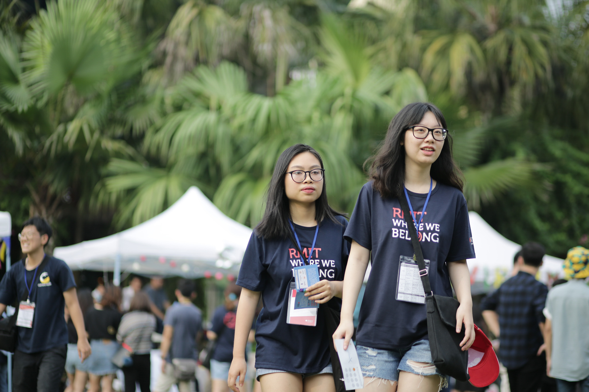 Student volunteers contribute to the success of the event, and can be seen in their RMIT ‘Where We Belong’ t-shirts. 