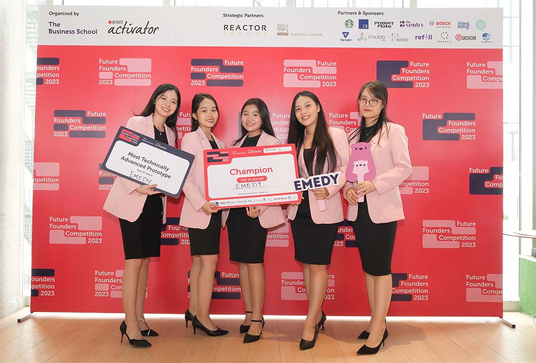 Champion of Future Founders Competition 2023, EMEDY, consists of Nguyen Huynh Ngoc Trang, Nguyen Anh Thu, Thai Nha Linh, Pham Minh Anh, and Nguyen Phuc Hoai Thuong