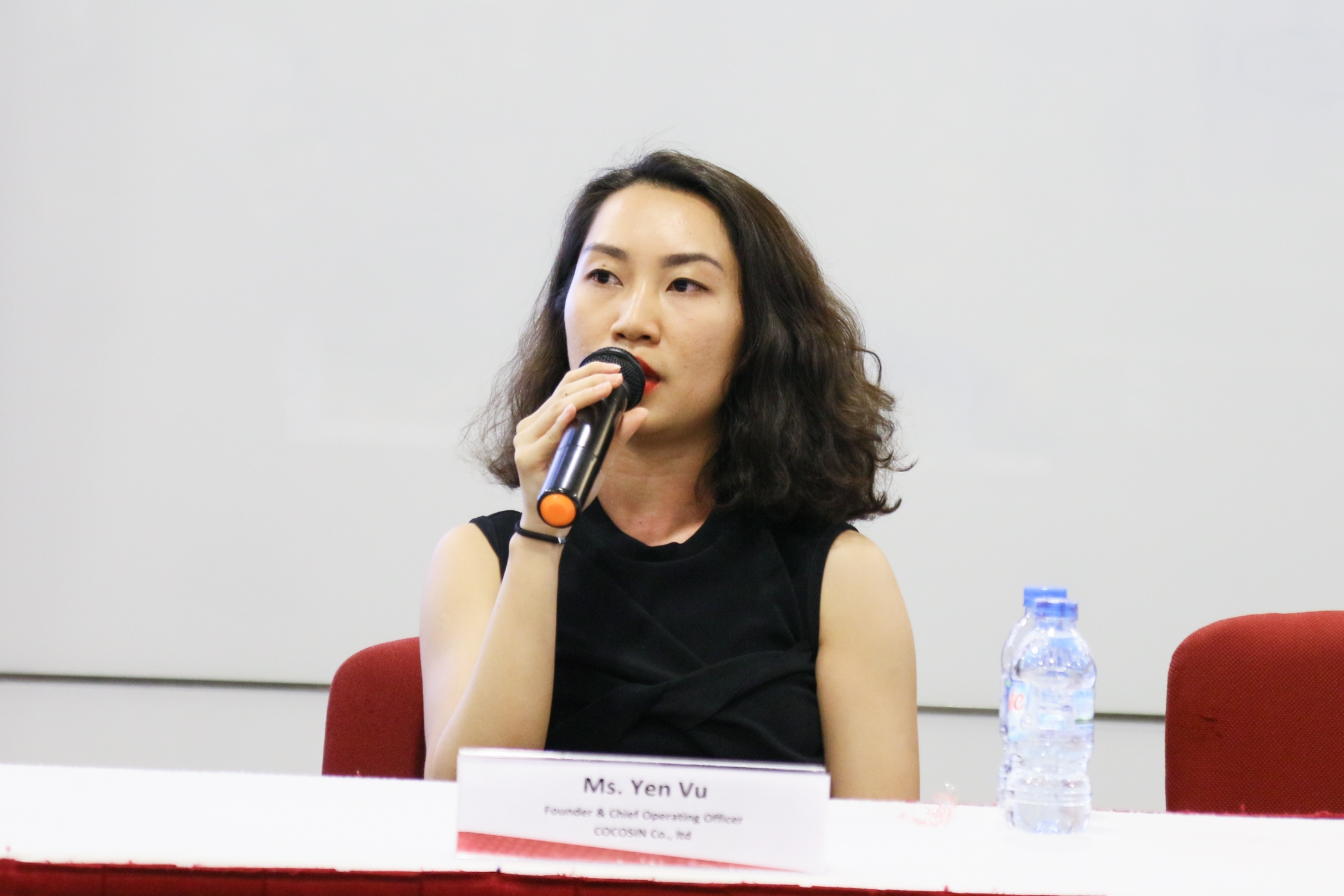 Vu Kim Yen, a graduate of RMIT Vietnam’s Bachelor of Commerce program and co-founder of COCOSIN, shared: “When you run your own business, your mind should be strong.”