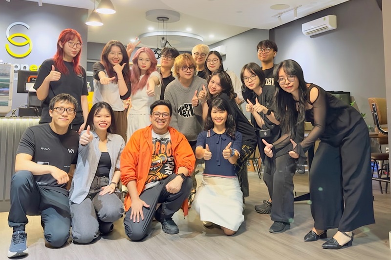 D&AD New Blood Awards 2024 contestants and mentors from RMIT University Vietnam.
