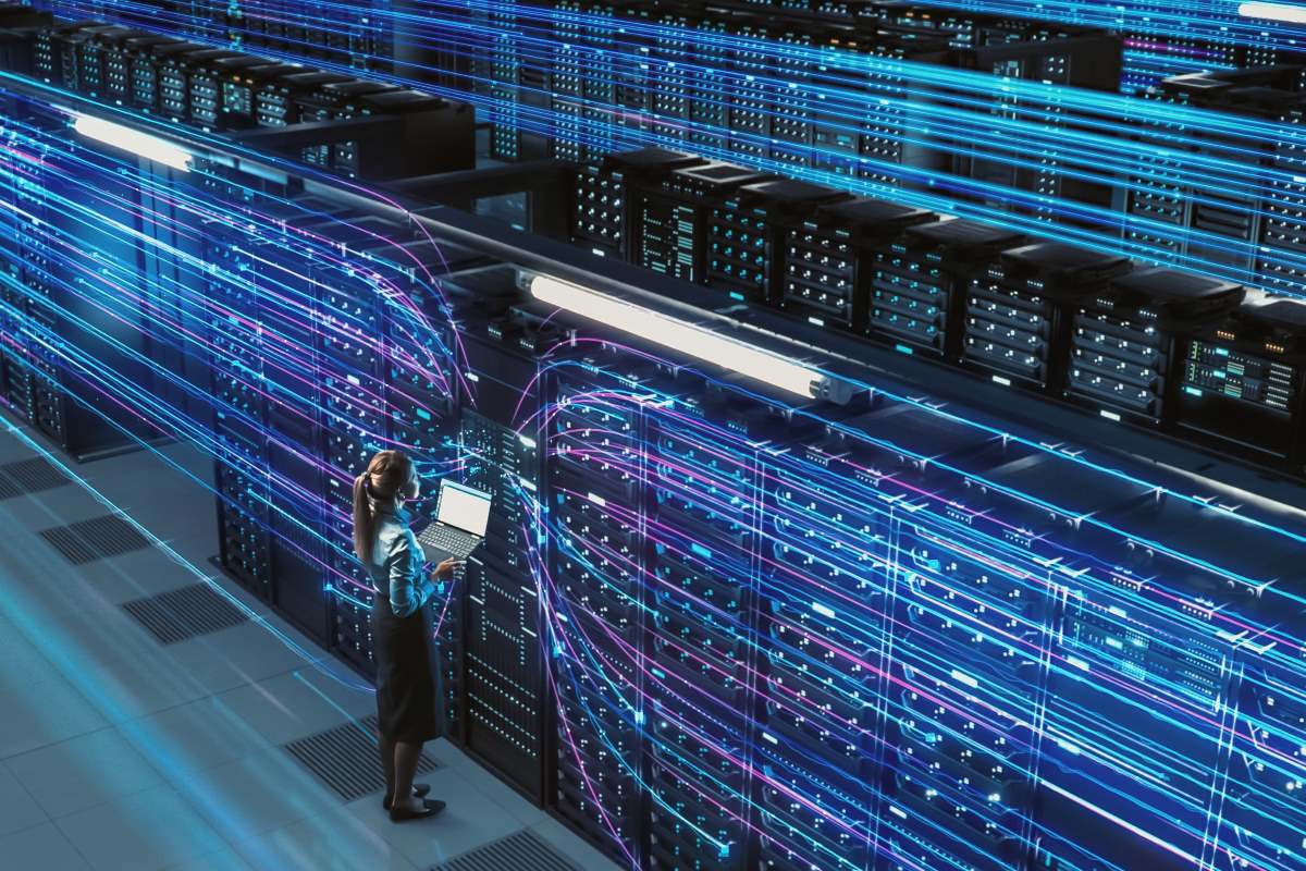Data centre with light streaks