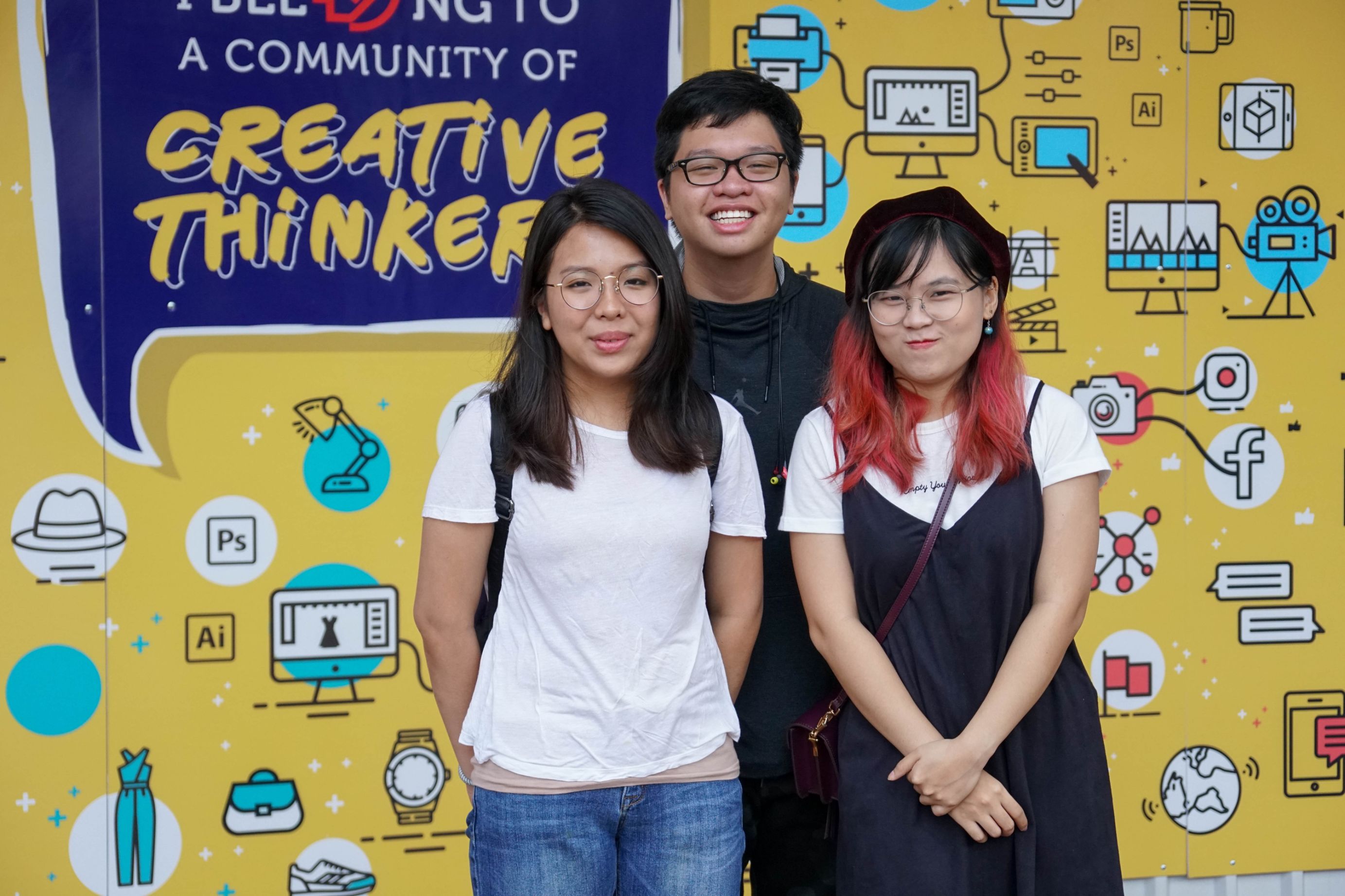 Nhóm ba thành viên (từ trái sang phải) gồm Võ Thị Bích Phương, Mai Thanh Hải và Phan Hoàng Thái Châu được mời trình bày ứng dụng Dyslexic City tại Ngày hội về Chứng khó đọc châu Á Thái Bình Dương 2017 ở Tokyo, Nhật Bản