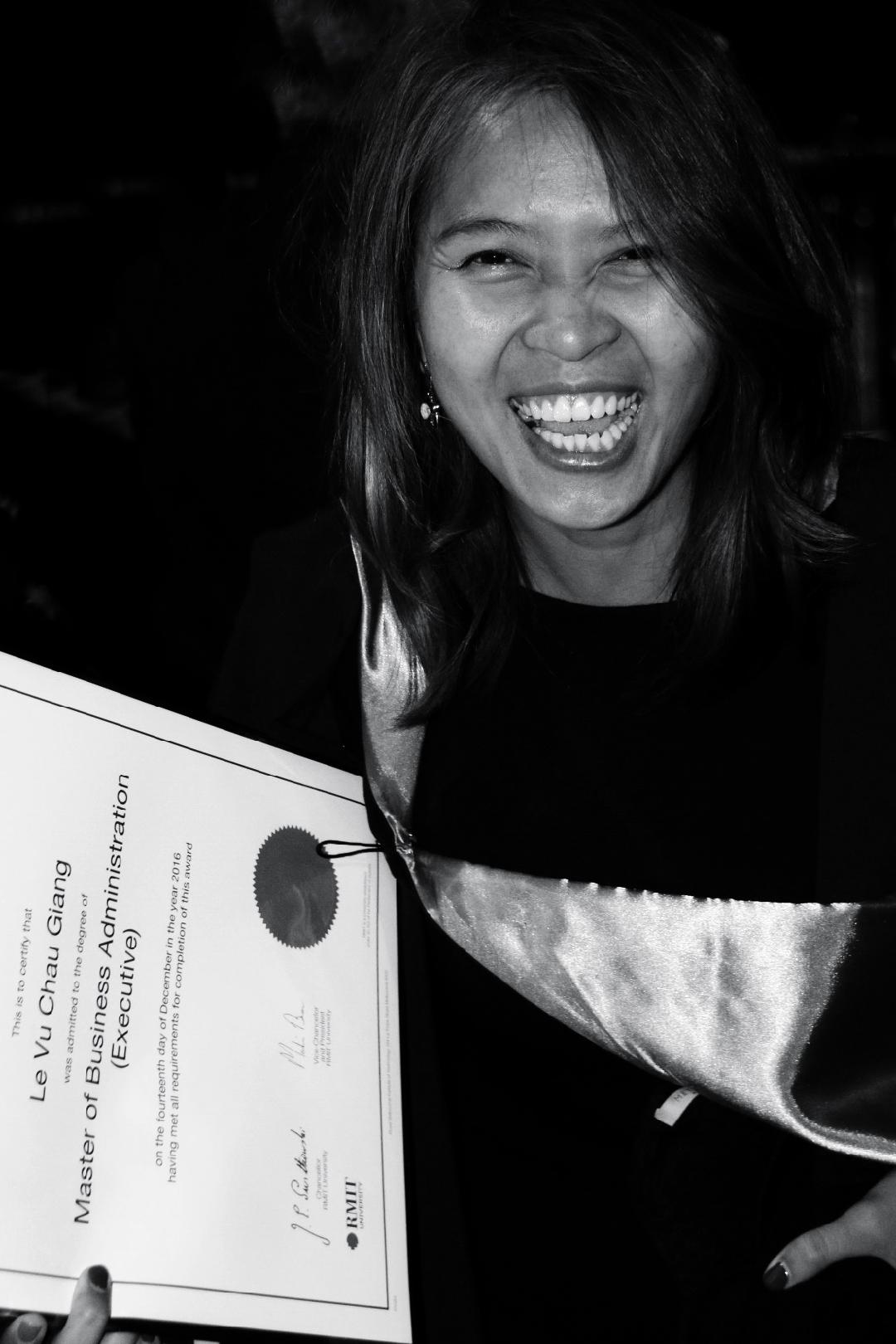 Gigi Le tại lễ Tốt nghiệp ở Mebourne năm 2016
