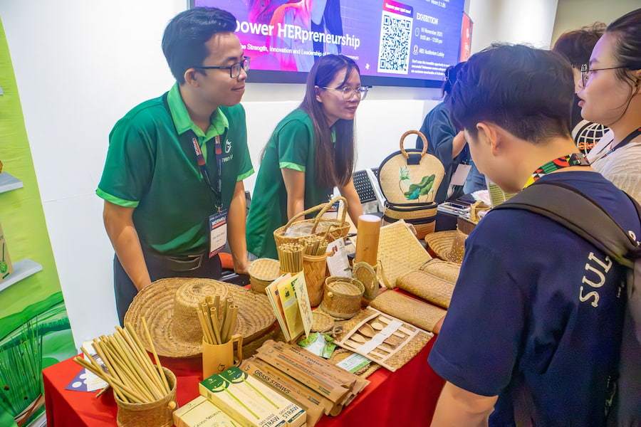 An exhibitor at the “Empowering HERpreneurship” event