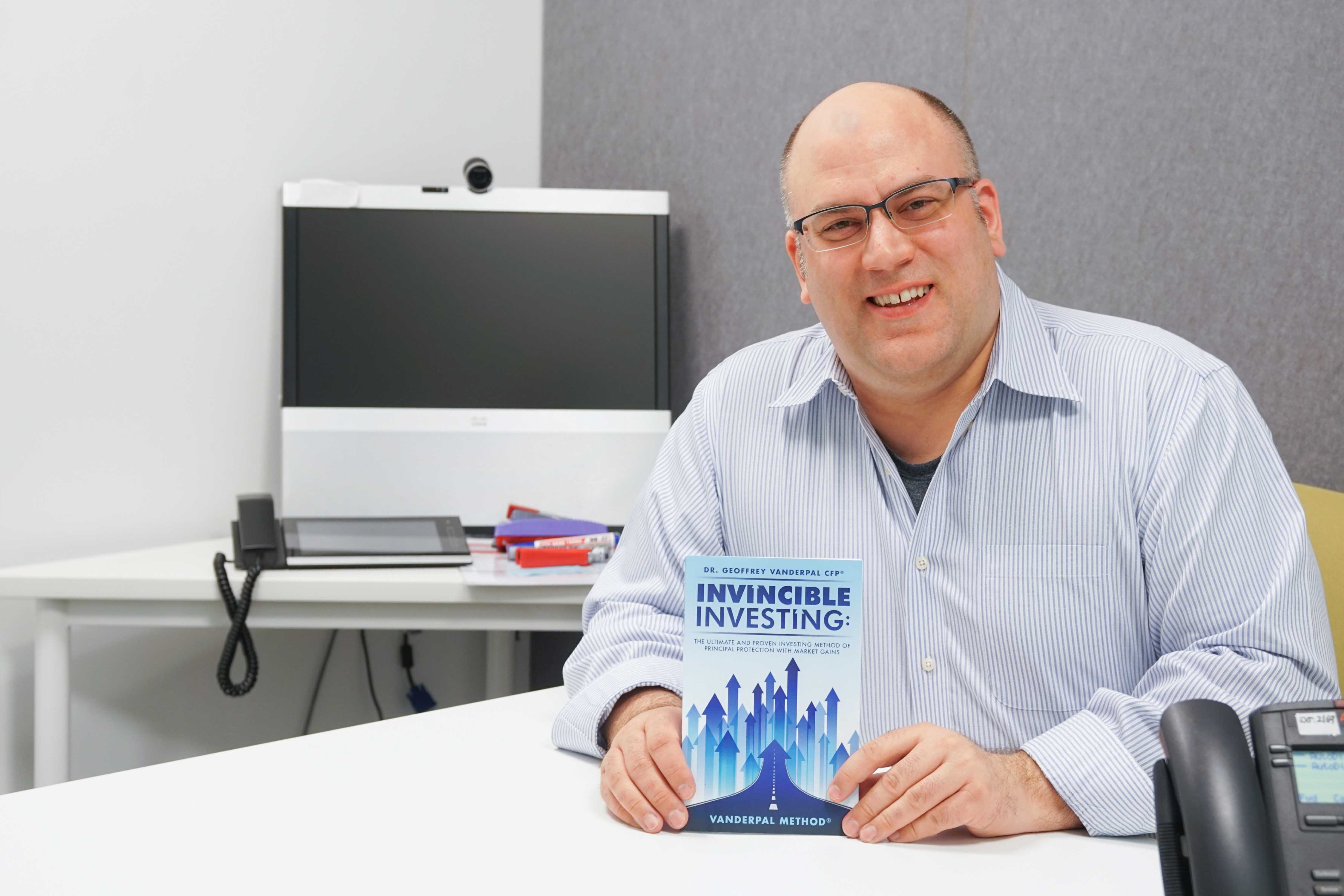 Executive MBA Program Manager Dr Geoffrey VanderPal presented his newly-published book on investing.